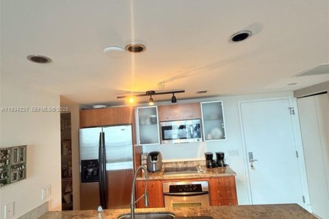 Condominio en alquiler en Miami, Florida, 2 dormitorios, 120.77 m2 № 1992896 - foto 8