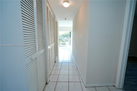 Купить кондоминиум в Корал-Гейблс, Флорида 2 спальни, 95.13м2, № 2045511 - фото 10