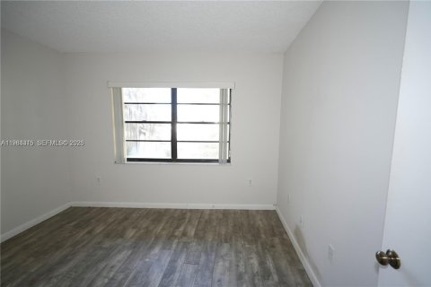 Купить кондоминиум в Корал-Гейблс, Флорида 2 спальни, 95.13м2, № 2045511 - фото 9