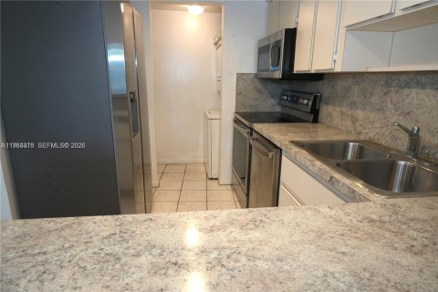 Купить кондоминиум в Корал-Гейблс, Флорида 2 спальни, 95.13м2, № 2045511 - фото 5