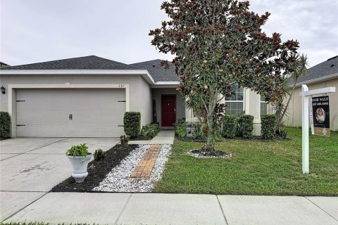 House in Davenport, Florida 3 bedrooms, 164.44 sq.m. № 2280397