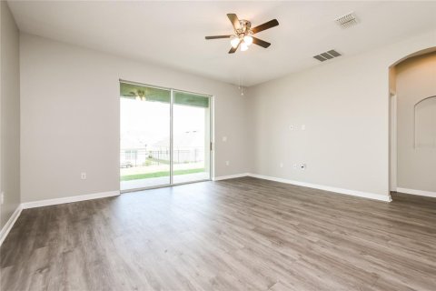 Casa en alquiler en Davenport, Florida, 3 dormitorios, 185.43 m2 № 1902821 - foto 4