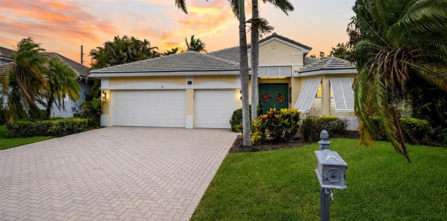 Villa ou maison à Stuart, Floride 4 chambres, 238.57 m2 № 2246675