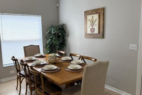 House in Davenport, Florida 4 bedrooms, 168.99 sq.m. № 1907110 - photo 6