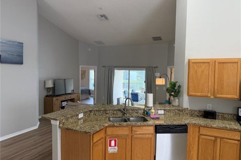 House in Davenport, Florida 4 bedrooms, 168.99 sq.m. № 1907110 - photo 7