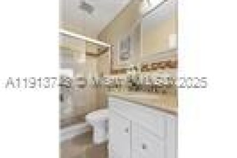 Condo in Pompano Beach, Florida, 2 bedrooms  № 1968476 - photo 21