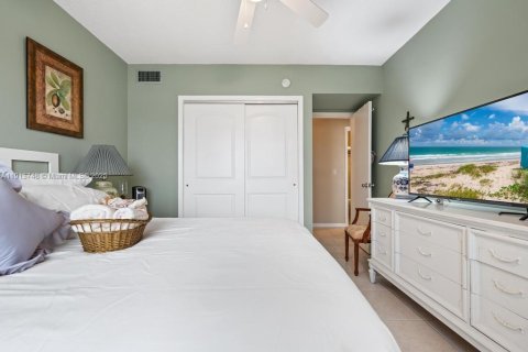 Condo in Pompano Beach, Florida, 2 bedrooms  № 1968476 - photo 15