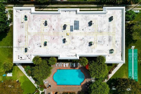 Condo in Pompano Beach, Florida, 2 bedrooms  № 1968476 - photo 26