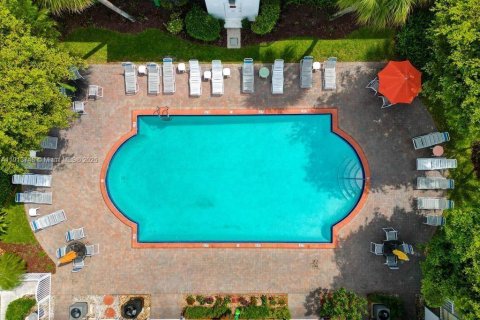 Condo in Pompano Beach, Florida, 2 bedrooms  № 1968476 - photo 25