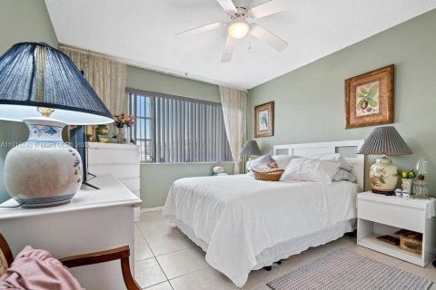 Condo in Pompano Beach, Florida, 2 bedrooms  № 1968476 - photo 5
