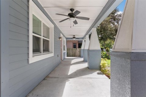 House in Bartow, Florida 3 bedrooms, 150.5 sq.m. № 2150483 - photo 6