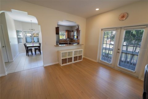 Casa en alquiler en Tampa, Florida, 4 dormitorios, 215.07 m2 № 1909338 - foto 5
