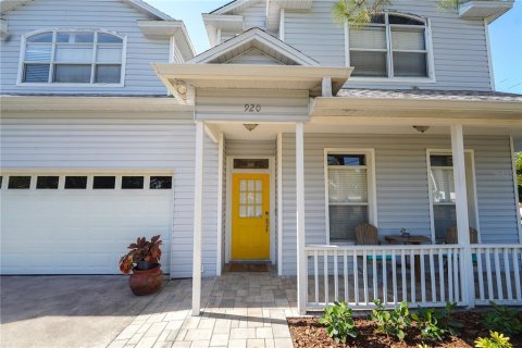 Casa en alquiler en Tampa, Florida, 4 dormitorios, 215.07 m2 № 1909338 - foto 1
