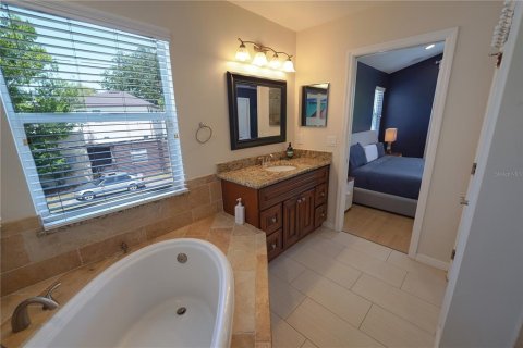 Casa en alquiler en Tampa, Florida, 4 dormitorios, 215.07 m2 № 1909338 - foto 16