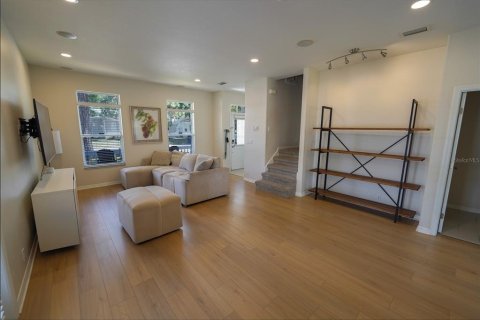Casa en alquiler en Tampa, Florida, 4 dormitorios, 215.07 m2 № 1909338 - foto 6