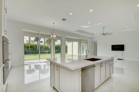 Villa ou maison à louer à Boynton Beach, Floride: 4 chambres, 295.62 m2 № 2246540 - photo 8