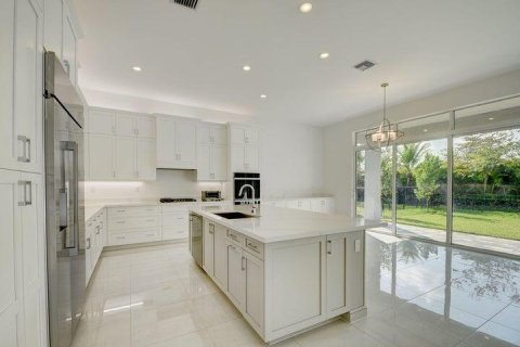 Villa ou maison à louer à Boynton Beach, Floride: 4 chambres, 295.62 m2 № 2246540 - photo 10