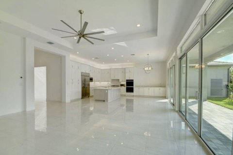 Villa ou maison à louer à Boynton Beach, Floride: 4 chambres, 295.62 m2 № 2246540 - photo 9
