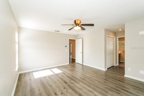 House in Land O' Lakes, Florida 4 bedrooms, 180.69 sq.m. № 1868888 - photo 12