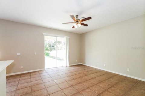 House in Land O' Lakes, Florida 4 bedrooms, 180.69 sq.m. № 1868888 - photo 10