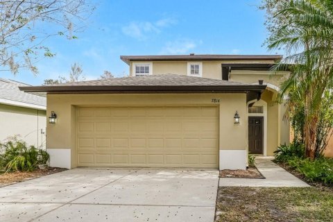 House in Land O' Lakes, Florida 4 bedrooms, 180.69 sq.m. № 1868888 - photo 1