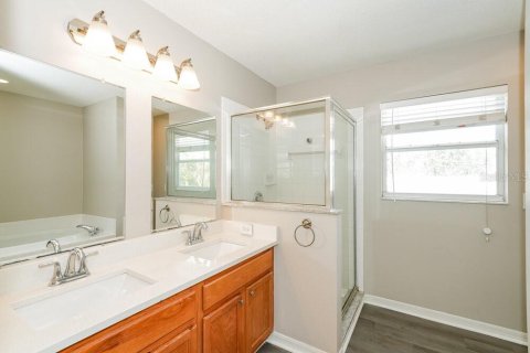 House in Land O' Lakes, Florida 4 bedrooms, 180.69 sq.m. № 1868888 - photo 13