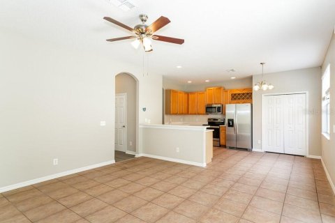 House in Land O' Lakes, Florida 4 bedrooms, 180.69 sq.m. № 1868888 - photo 9