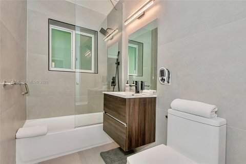 Villa ou maison à vendre à Miami Shores, Floride: 4 chambres, 196.21 m2 № 2040850 - photo 15