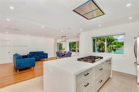 Villa ou maison à vendre à Miami Shores, Floride: 4 chambres, 196.21 m2 № 2040850 - photo 7