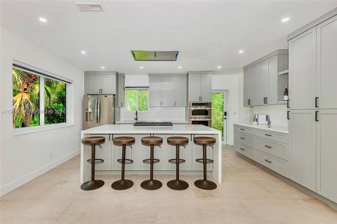 Villa ou maison à vendre à Miami Shores, Floride: 4 chambres, 196.21 m2 № 2040850 - photo 11