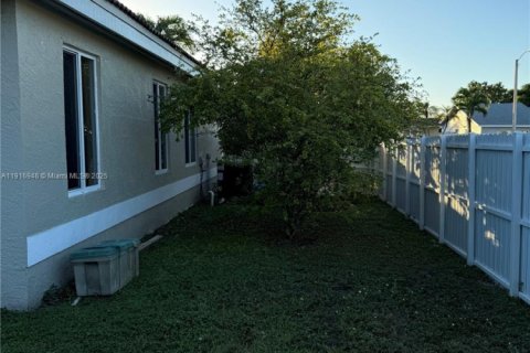 Villa ou maison à vendre à Miami, Floride: 4 chambres, 211.17 m2 № 1974064 - photo 27