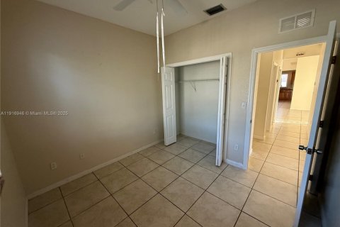 Villa ou maison à vendre à Miami, Floride: 4 chambres, 211.17 m2 № 1974064 - photo 14