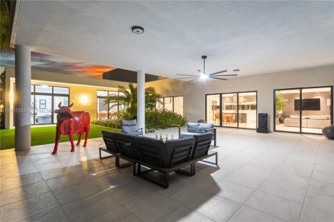 Купить виллу или дом в Уэстон, Флорида 6 спален, 498.7м2, № 2153136 - фото 12