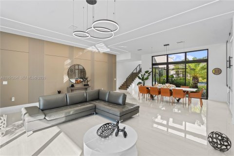 Купить виллу или дом в Уэстон, Флорида 6 спален, 498.7м2, № 2153136 - фото 19