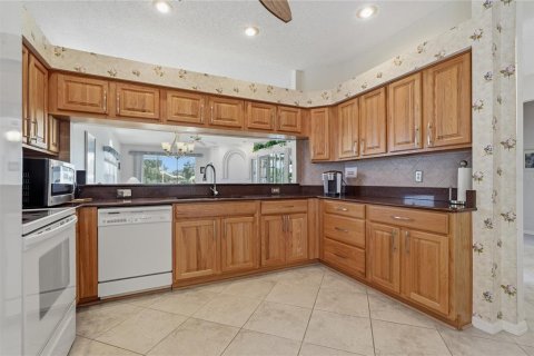 House in Tarpon Springs, Florida 3 bedrooms, 181.44 sq.m. № 2209048 - photo 5