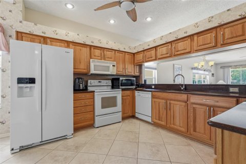 House in Tarpon Springs, Florida 3 bedrooms, 181.44 sq.m. № 2209048 - photo 7