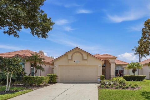 House in Tarpon Springs, Florida 3 bedrooms, 181.44 sq.m. № 2209048 - photo 2
