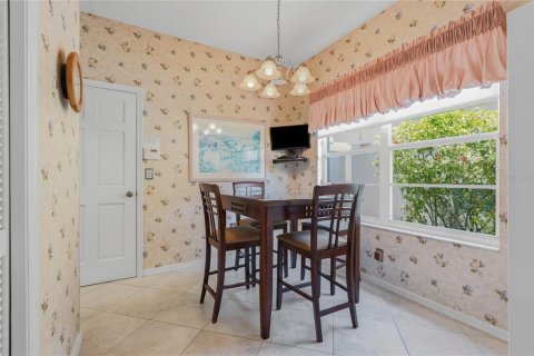 House in Tarpon Springs, Florida 3 bedrooms, 181.44 sq.m. № 2209048 - photo 8