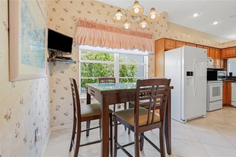 House in Tarpon Springs, Florida 3 bedrooms, 181.44 sq.m. № 2209048 - photo 9