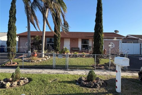 Дом в Хомстед, Флорида 3 спальни, 119.75м2 № 2052701