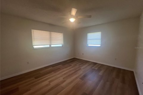 Villa ou maison à louer à Port Charlotte, Floride: 2 chambres, 85.93 m2 № 2413704 - photo 16