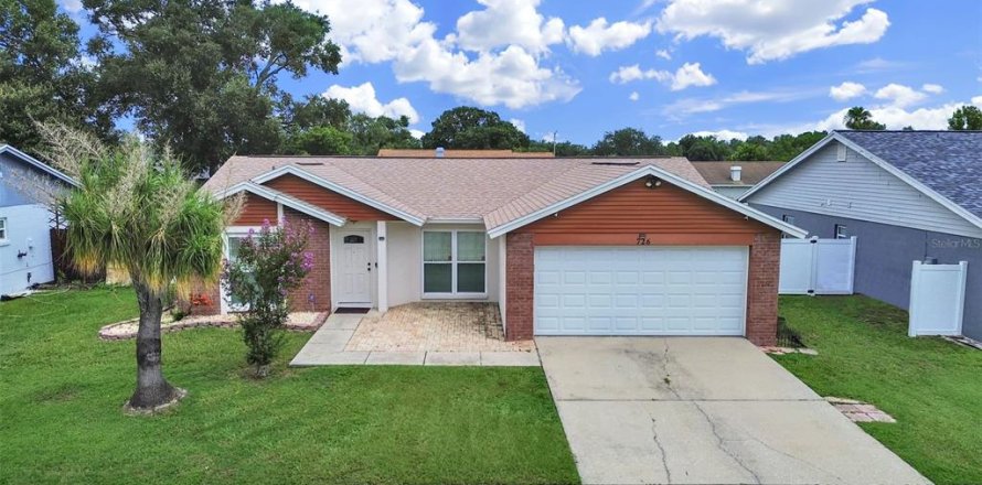 Casa en Brandon, Florida 3 dormitorios, 131.46 m2 № 2267483
