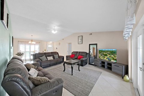 Casa en venta en Brandon, Florida, 3 dormitorios, 131.46 m2 № 2267483 - foto 12