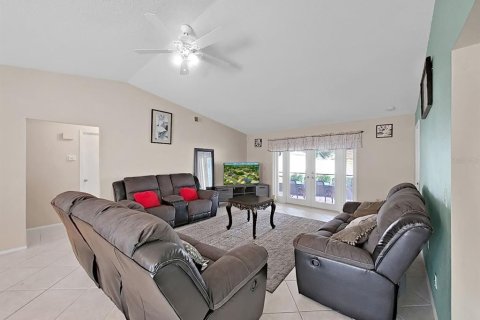 Casa en venta en Brandon, Florida, 3 dormitorios, 131.46 m2 № 2267483 - foto 14