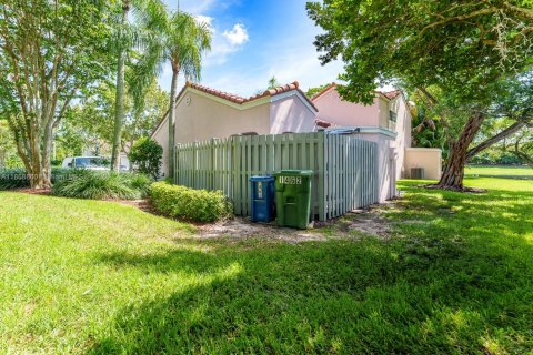 House in Weston, Florida 2 bedrooms, 84.82 sq.m. № 1921995 - photo 20