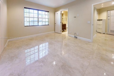 House in Weston, Florida 2 bedrooms, 84.82 sq.m. № 1921995 - photo 6