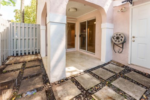 House in Weston, Florida 2 bedrooms, 84.82 sq.m. № 1921995 - photo 15