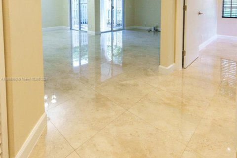 House in Weston, Florida 2 bedrooms, 84.82 sq.m. № 1921995 - photo 10