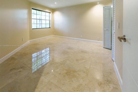 House in Weston, Florida 2 bedrooms, 84.82 sq.m. № 1921995 - photo 8