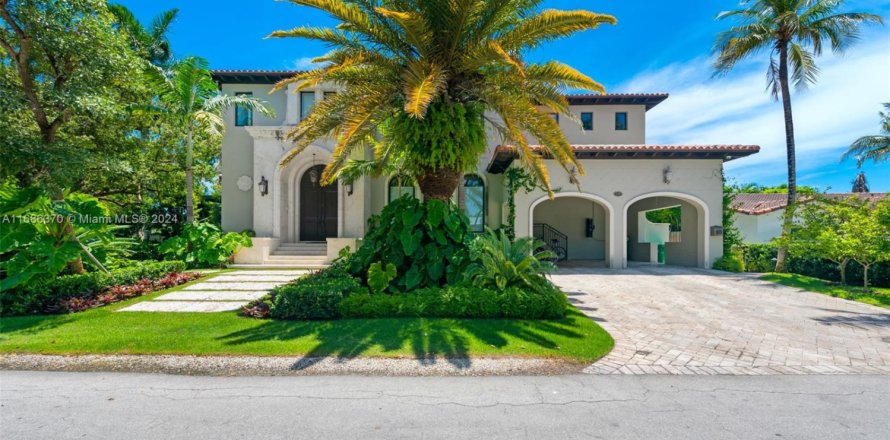 Дом в Ки-Бискейн, Флорида 5 спален, 429.02м2 № 1958714